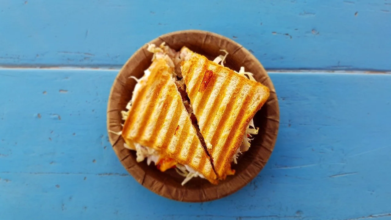 5 Konsep Usaha Roti Bakar yang Ramai Pembeli