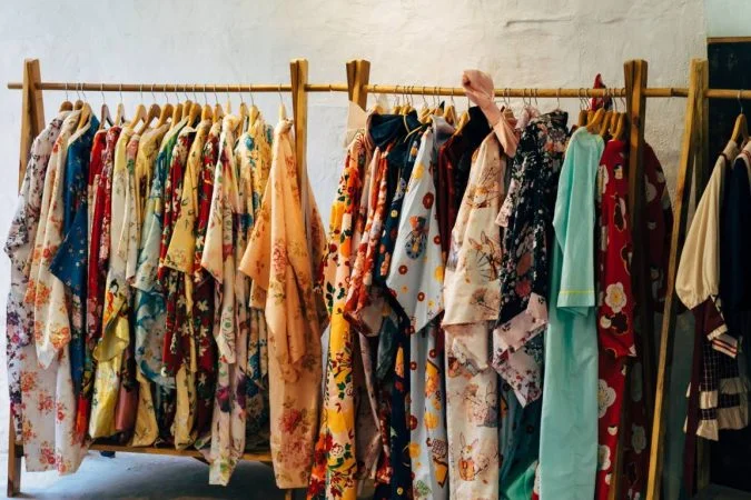 5 Cara Jualan Baju Preloved, Cepat Laku dan Untung!