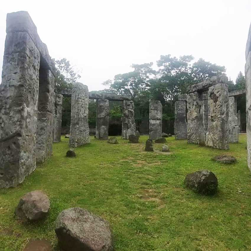 Stonehenge Cangkringan Jogja