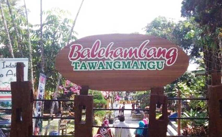 gerbang Taman Wisata Balekambang