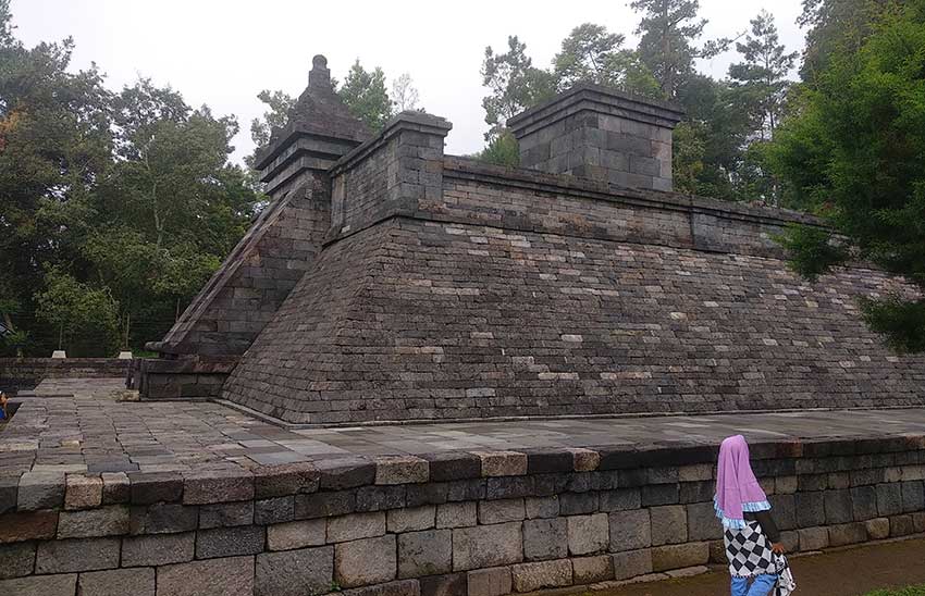 puncak candi cetho