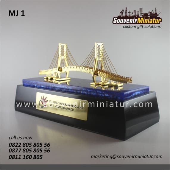 Miniatur Jembatan Suramadu, Souvenir Perusahaan Yang Berkelas